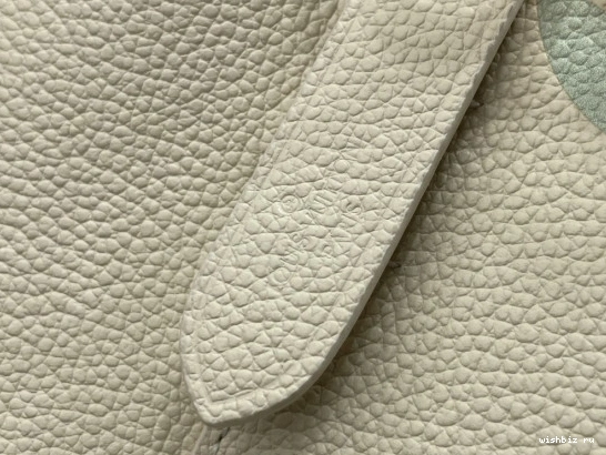 WIS VUITTON LOUIS NÉONOÉ BB 1205